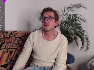 Willowwriter Chaturbate stream image from February 19, 2026