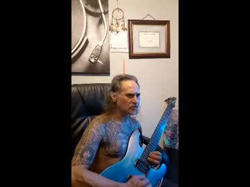 Eiwanyorthong Chaturbate stream image from February 19, 2026