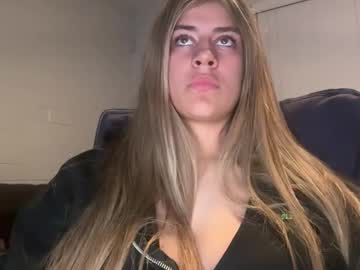 Lexilovvr Chaturbate stream image from February 19, 2026