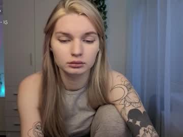 Lookluna Chaturbate stream image from February 19, 2026