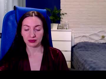 Lilymellow Chaturbate stream image from February 19, 2026