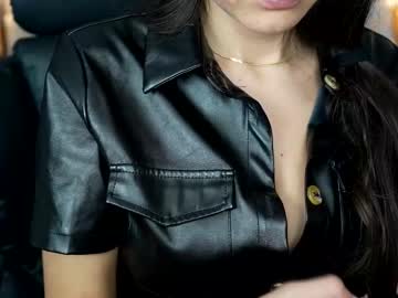 Luxqueenstudio Chaturbate stream image from February 19, 2026
