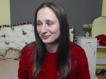 Michellee11 Chaturbate stream image from February 19, 2026