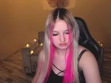Rheamoonn Chaturbate stream image from February 19, 2026