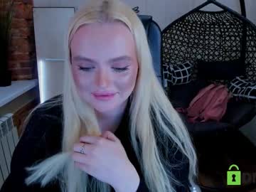 Eva2213 Chaturbate stream image from February 19, 2026