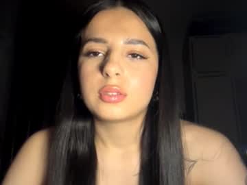 Rosaleedrew Chaturbate stream image from February 19, 2026