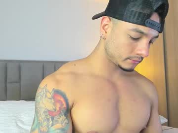 Isaacsuarez Chaturbate stream image from February 19, 2026