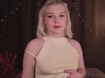Oopsiebegentle Chaturbate stream image from February 19, 2026