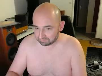 Bennn54 Chaturbate stream image from February 19, 2026