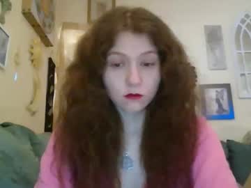 Queencrimsonlvx Chaturbate stream image from February 19, 2026
