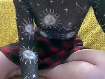 Rosecroixx Chaturbate stream image from February 19, 2026