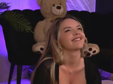 Katjolie Chaturbate stream image from February 19, 2026
