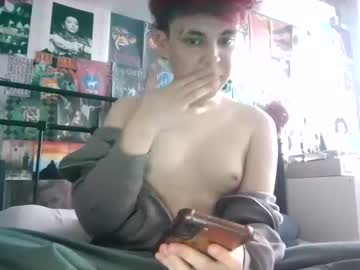 Sluttyfemtwinky Chaturbate stream image from February 19, 2026