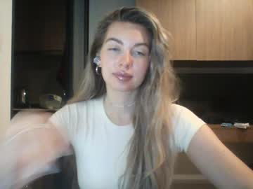 Syrami Chaturbate stream image from February 19, 2026