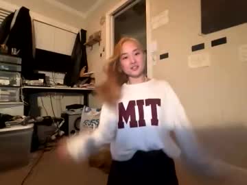 Chellybear101 Chaturbate stream image from February 20, 2026