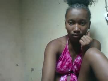 Roselllezah Chaturbate stream image from February 20, 2026