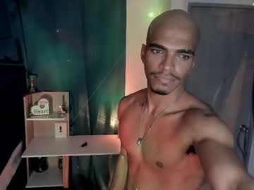 Coreyglover Chaturbate stream image from February 20, 2026