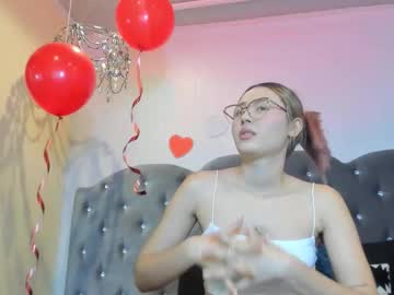 Kiara_Mils Chaturbate stream image from February 20, 2026