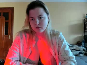 Lillydepp Chaturbate stream image from February 20, 2026