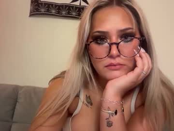 Ladyybugloverr Chaturbate stream image from February 21, 2026