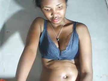 Mariah586 Chaturbate stream image from February 21, 2026