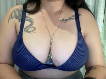 Trixie0385 Chaturbate stream image from February 21, 2026