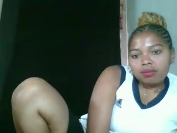 Olyvienne90 Chaturbate stream image from February 21, 2026