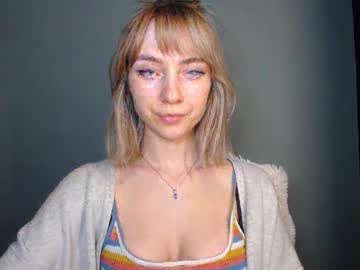 Luciacam20 Chaturbate stream image from February 21, 2026