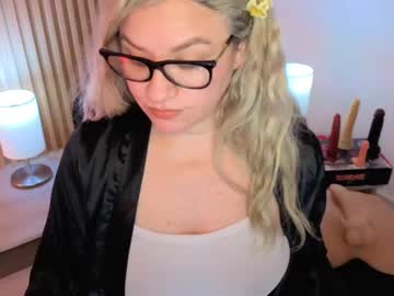 Marianl0ve Chaturbate stream image from February 21, 2026