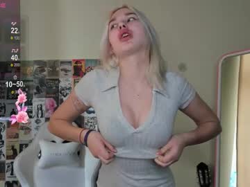 Evelinalu Chaturbate stream image from February 22, 2026