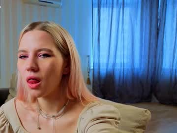 Keilachango Chaturbate stream image from February 22, 2026