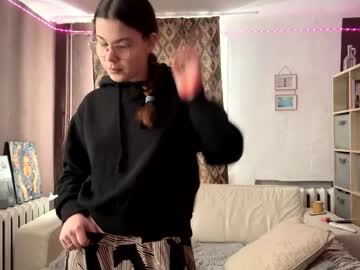 Hazelchesick Chaturbate stream image from February 22, 2026