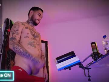 Hotlatinox20cm Chaturbate stream image from February 22, 2026
