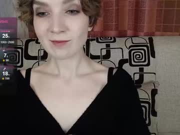 Tinawincee Chaturbate stream image from February 23, 2026