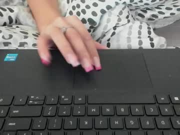 Heyjolie Chaturbate stream image from February 23, 2026