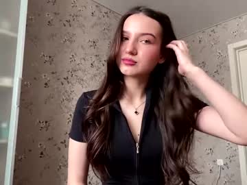 Mairagloff Chaturbate stream image from February 23, 2026