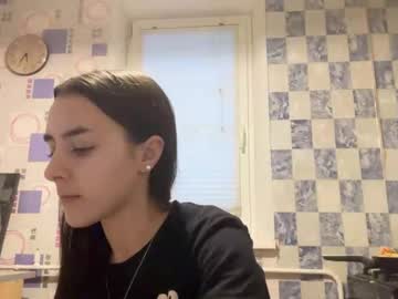 Evelynnbidon Chaturbate stream image from February 23, 2026
