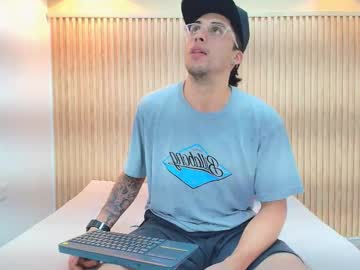 Michaell_Shaw Chaturbate stream image from February 23, 2026