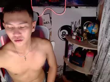 Ralfhuge24 Chaturbate stream image from February 24, 2026