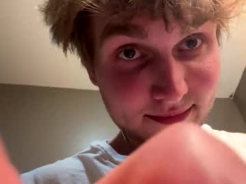 Bigskinnyboyshh Chaturbate stream image from February 24, 2026