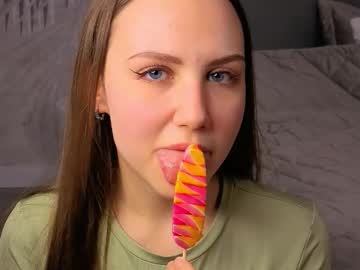 Simplyzoe Chaturbate stream image from February 24, 2026