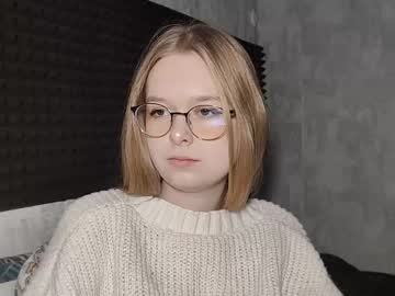 Chanelledroz Chaturbate stream image from February 24, 2026