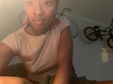 Hrtluv Chaturbate stream image from February 24, 2026
