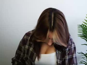 Veryveryshygirl Chaturbate stream image from February 24, 2026