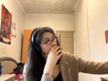 Clarinegillmer Chaturbate stream image from February 24, 2026