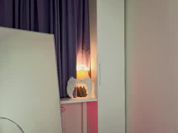 Meganmove17 Chaturbate stream image from February 24, 2026