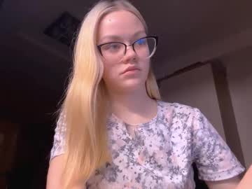 Megganskurski Chaturbate stream image from February 24, 2026