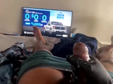 Iluvwomen01 Chaturbate stream image from February 24, 2026