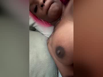 Slutmeoutdaddyy22 Chaturbate stream image from February 24, 2026