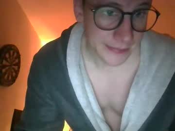 Henno11 Chaturbate stream image from February 25, 2026